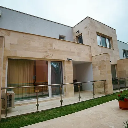 فندق ساتورن 5*