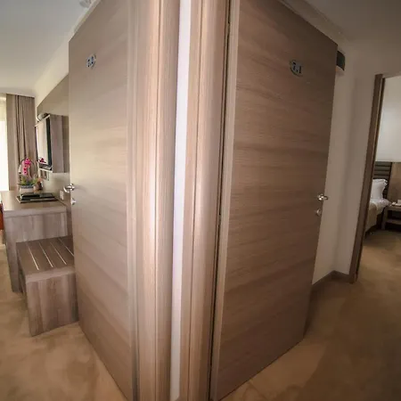 Hotel Saturn Hotel 5*