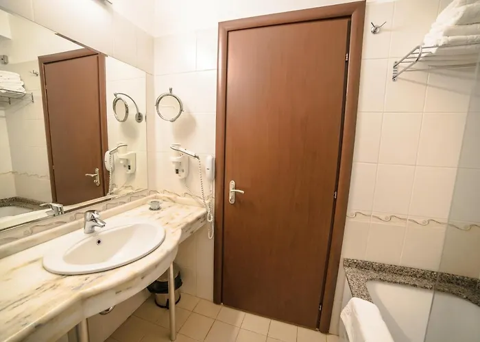 호텔 Hotel Saturn 5*