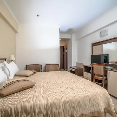 Hotel Saturn סאטורן