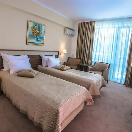 מלון Hotel Saturn סאטורן