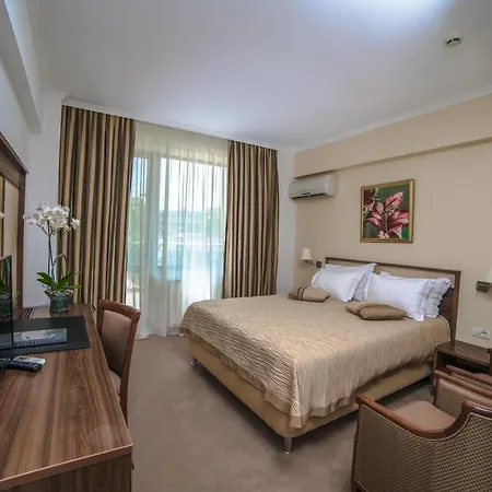 호텔 Hotel Saturn 5*