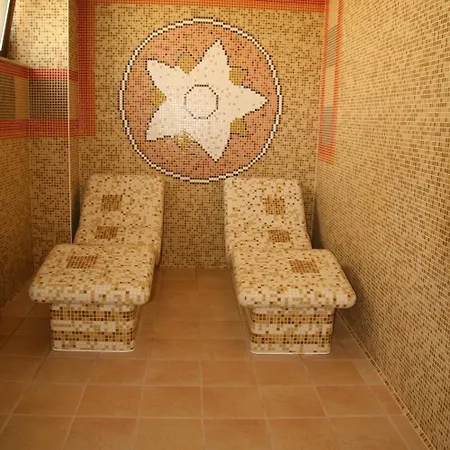 Hotel Saturn סאטורן