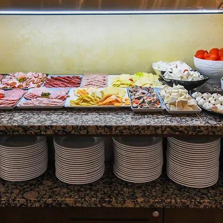 Hotel Hotel Saturn 5*