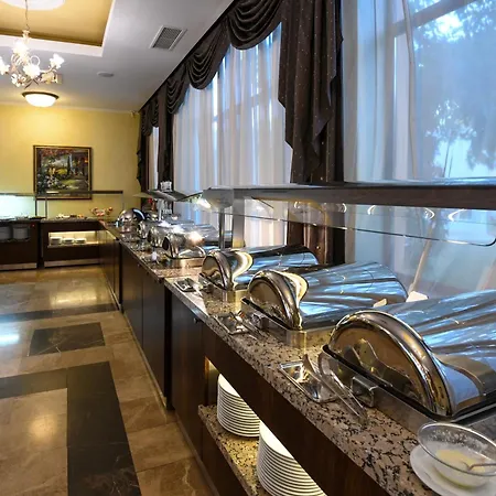 Hotel Saturn
