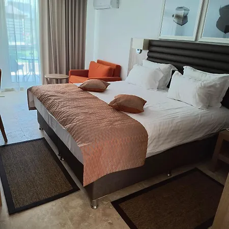 Hotel Saturn ホテル