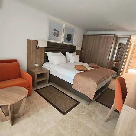 Hotel Saturn Saturn