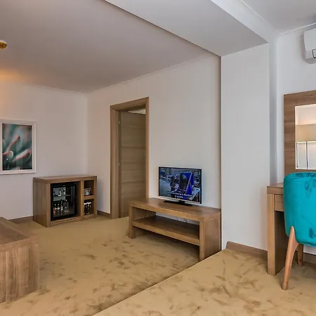 Hotel Saturn 5* סאטורן